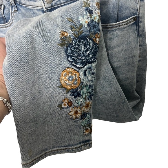 ANTHROPOLOGIE DRIFTWOOD Jack High Rise Embroidered Light-wash Jeans Size 32 - Picture 3 of 5